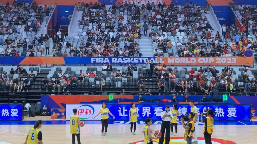 Beragam Permainan Seru Hibur Penonton Piala Dunia FIBA ​​2023 di Indonesia Arena