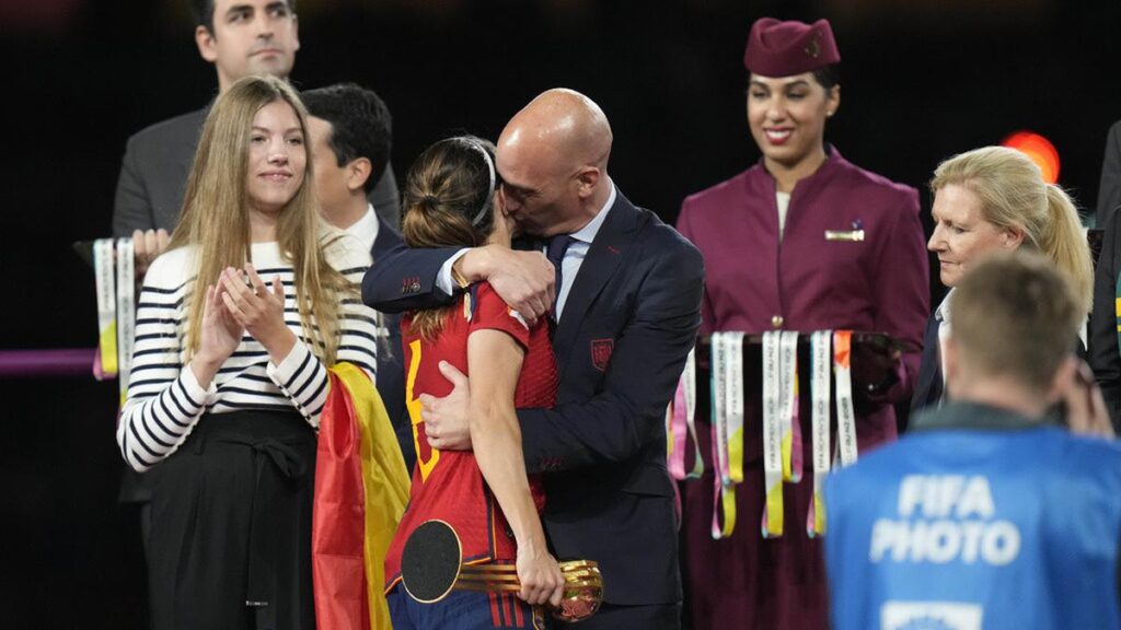 Luis Rubiales Akhirnya Mundur dari Jabatan Presiden RFEF, Gara-gara Kasus Ciuman Pemain Timnas Wanita Spanyol