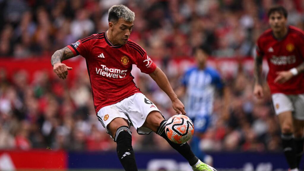 Lisandro Martinez absen selama 2 bulan memperkuat Manchester United