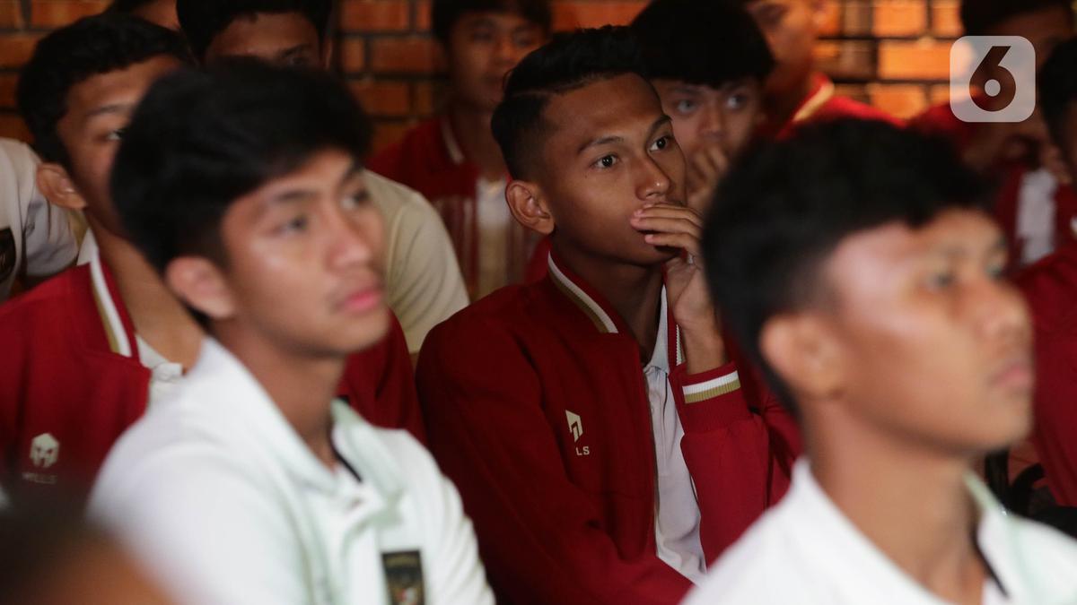 Ekspresi Pemain Timnas U-17 Indonesia Saat Menyaksikan Pengundian Divisi Grup