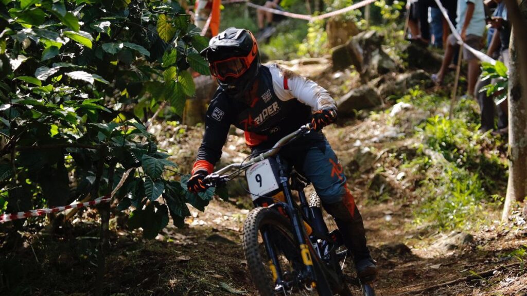 76 Downhill Indonesia 2023: Ratusan Downhiller Akan Bersaing Taklukkan Ternadi Bike Park