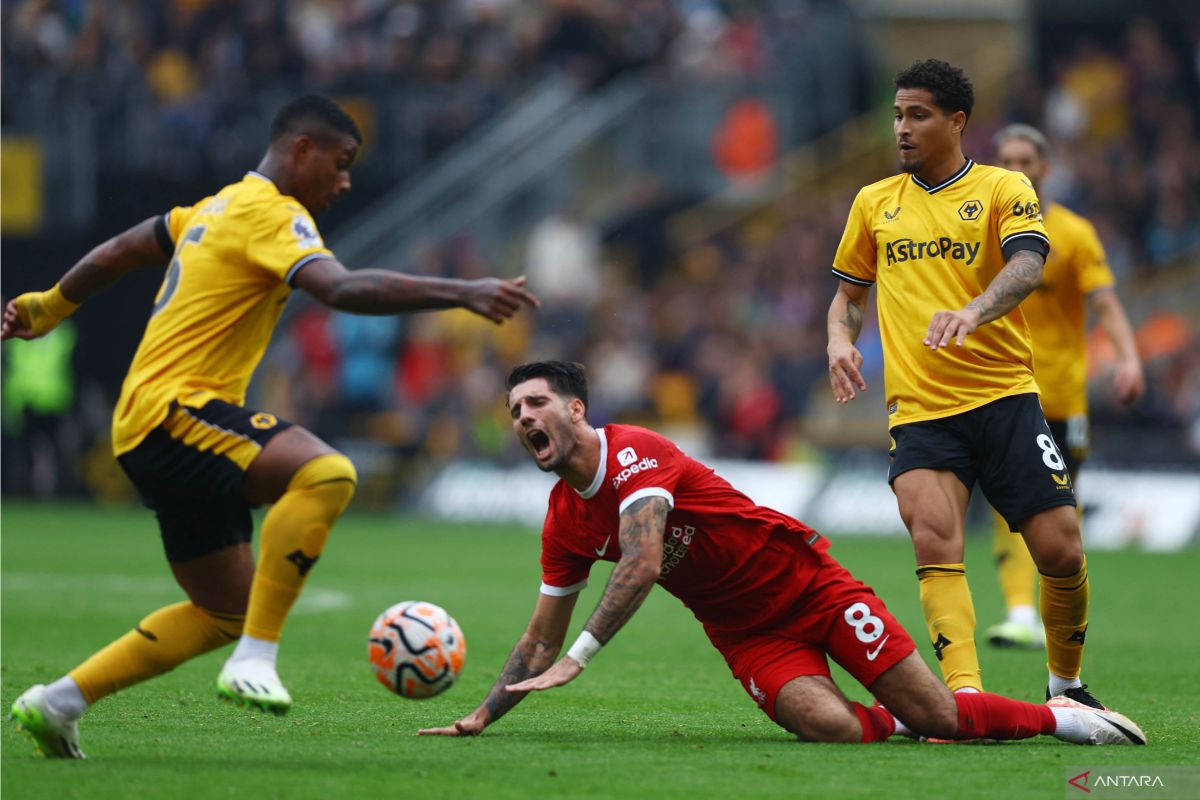 Liga Premier: Liverpool mengalahkan Wolverhampton Wanderers 3-1