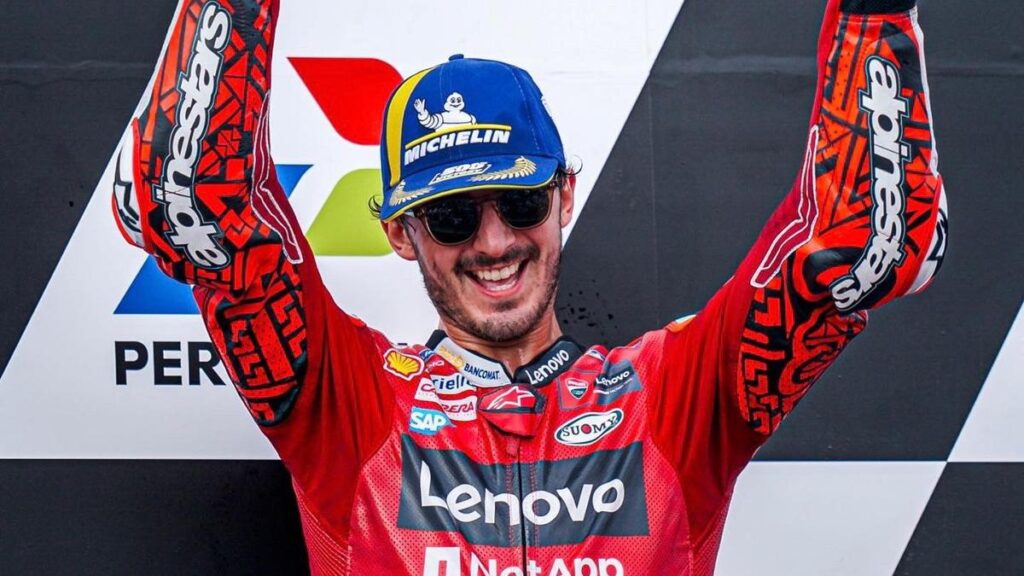 3 Berita Bola Teratas: Francesco Bagnaia Sukses Raih Podium Juara MotoGP Mandalika 2023