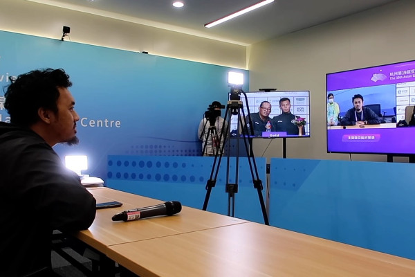 Di arena terpencil, jurnalis memfasilitasi wawancara online di Asian Games