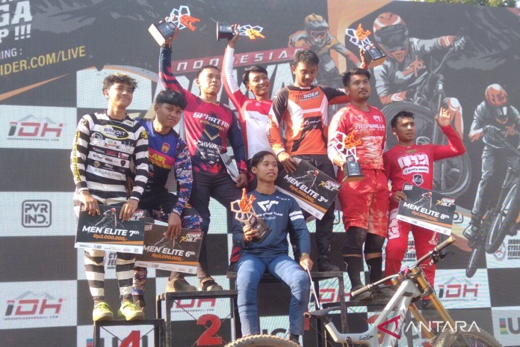Rendy Sanjaya juarai 76 Indonesian Downhill 2023
