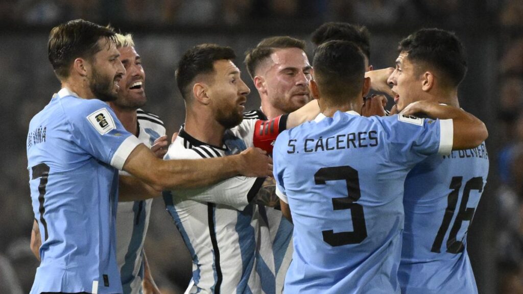 Argentina Kalah, Lionel Messi Ungkap Alasan Mencekik Bek Muda Uruguay Manuel Ugarte