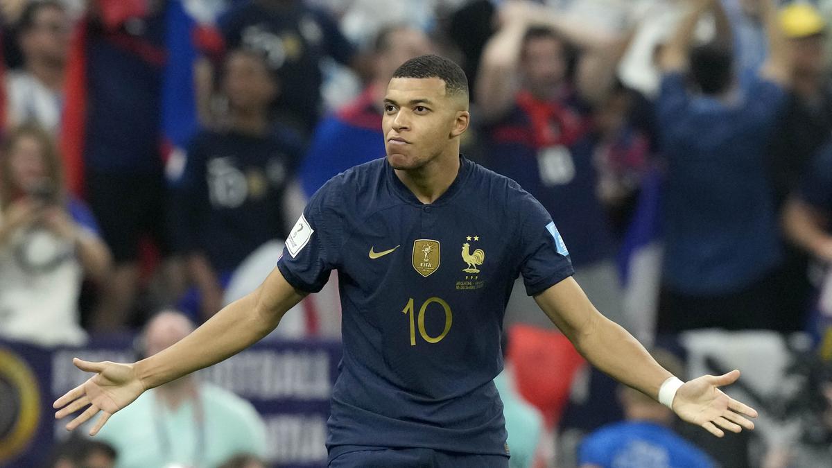 Real Madrid menampik rumor telah mencapai kesepakatan dengan Kylian Mbappe