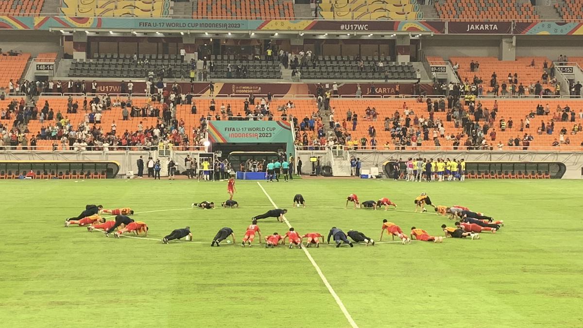 Piala Dunia U-17 2023: Kalahkan Juara Bertahan Brasil, Pelatih Iran Ungkap Arti Push-up di Lapangan JIS