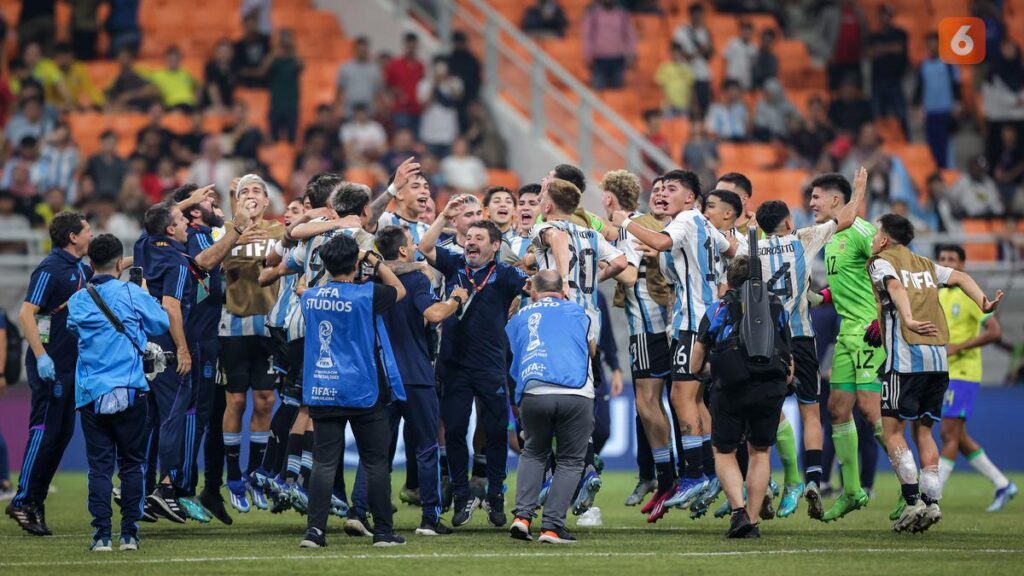 Singkirkan Brasil dari Piala Dunia U-17 2023, Argentina Tak Terganggu Lapangan JIS yang Berlumpur Usai Hujan