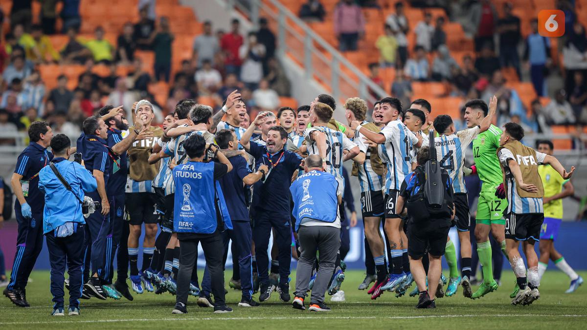 Singkirkan Brasil dari Piala Dunia U-17 2023, Argentina Tak Terganggu Lapangan JIS yang Berlumpur Usai Hujan