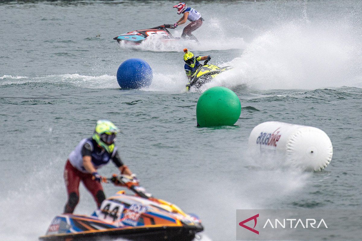 Aquabike jetski : Putaran pertama Ski Ladies GP1