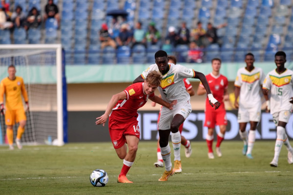Hattrick Idrissa Gueye membawa Senegal U-17 memuncaki klasemen Grup D