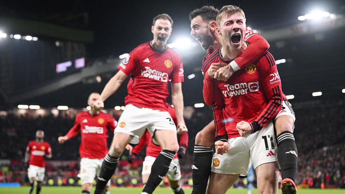 3 Berita Sepak Bola Teratas: Rasmus Hojlund Dianggap Beruntung Bisa Cetak Gol Kemenangan Manchester United