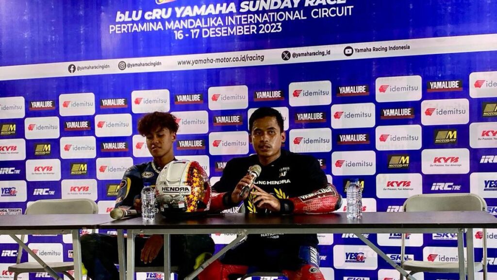 Dibantu Adiknya, Galang Hendra Pratama Juara Umum R25 Pro Yamaha Sunday Race 2023