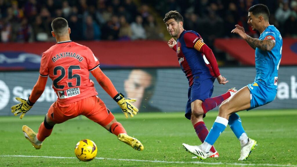 Hasil Liga Spanyol: Brace Sergi Roberto Bawa Barcelona Taklukkan Almeria