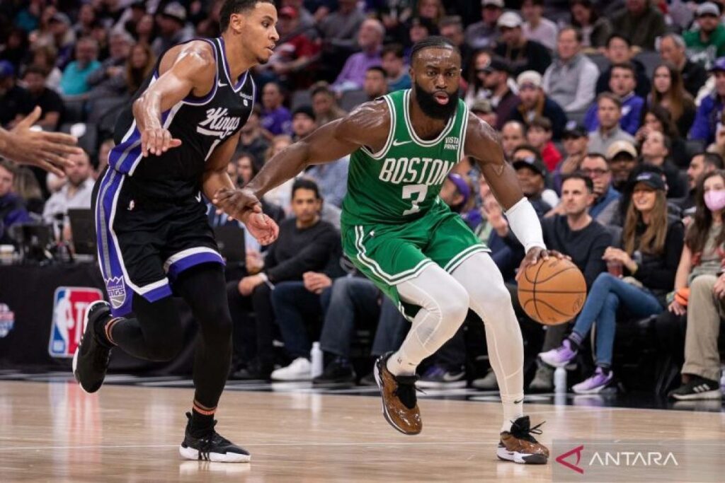 Boston Celtics mengalahkan Sacramento Kings 144-119