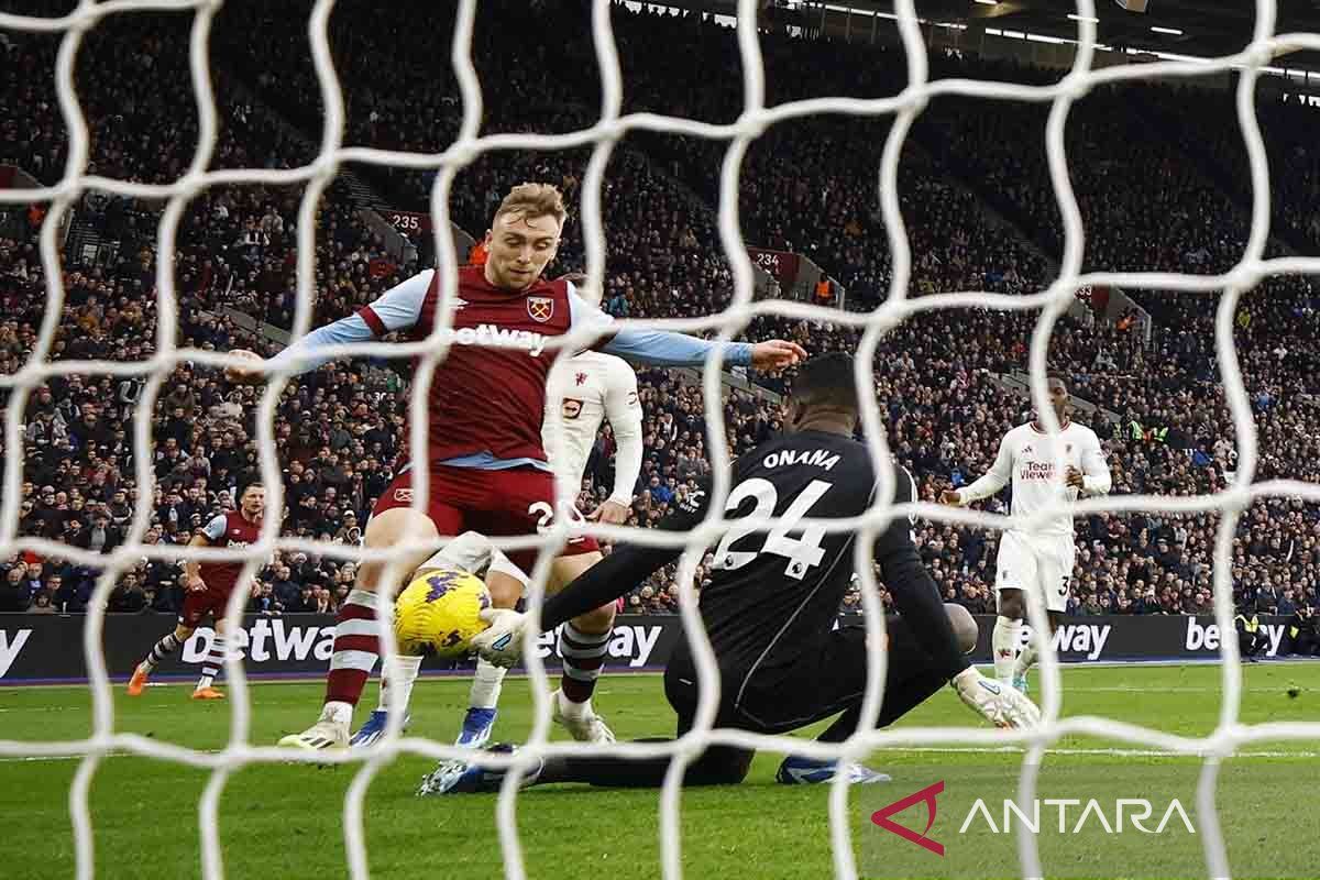 Liga Premier: The Hammers mengalahkan Setan Merah dengan dua gol tanpa balas