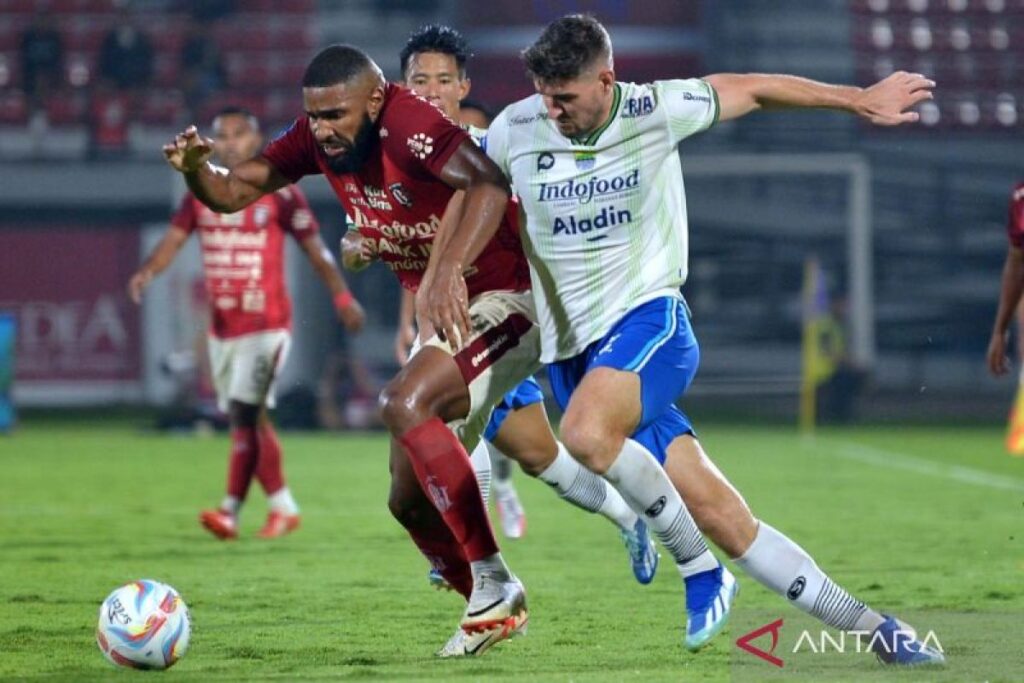 Bali United bermain imbang melawan Persib Bandung