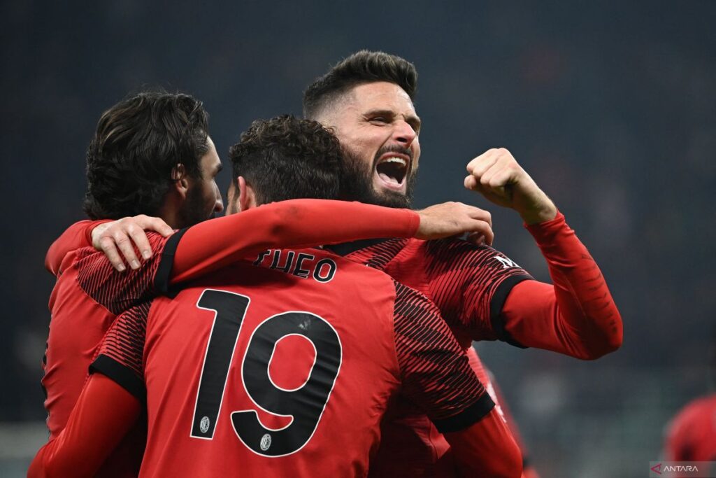 Milan kokohkan posisi di peringkat ketiga setelah menang 3-1 atas Roma