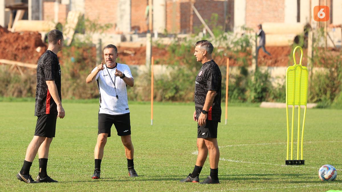 Kembali memimpin latihan, Thomas Doll senang melihat kesiapan fisik para pemain Persija