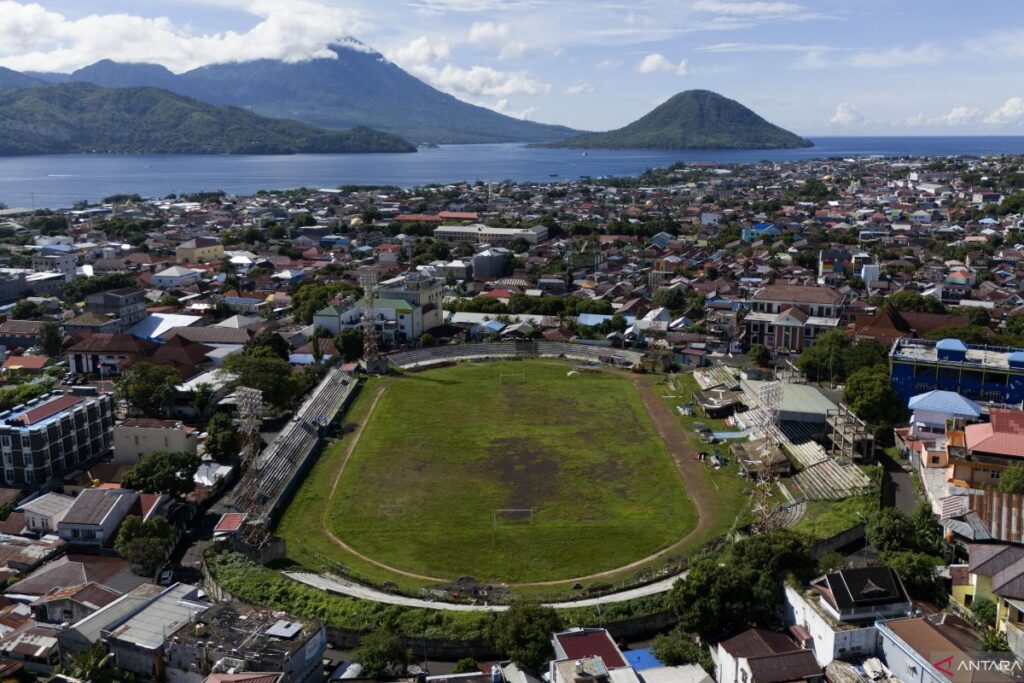 Berencana merenovasi Stadion Gelora Kie Raha di Ternate