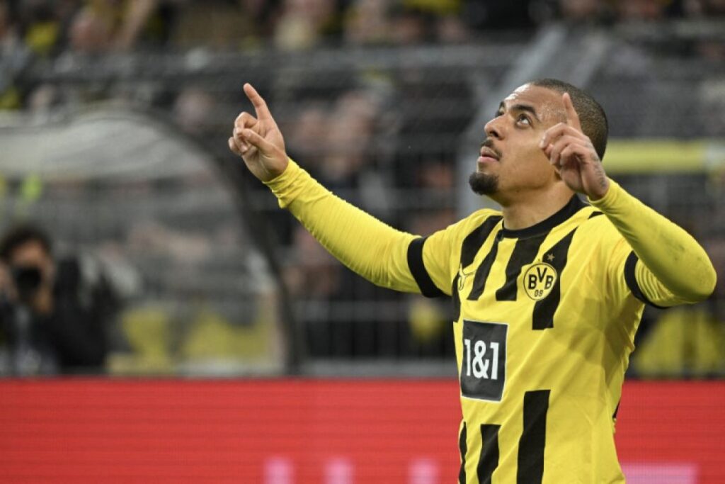 Dortmund telan Freiburg 3-0, Donyell Malen cetak dua gol
