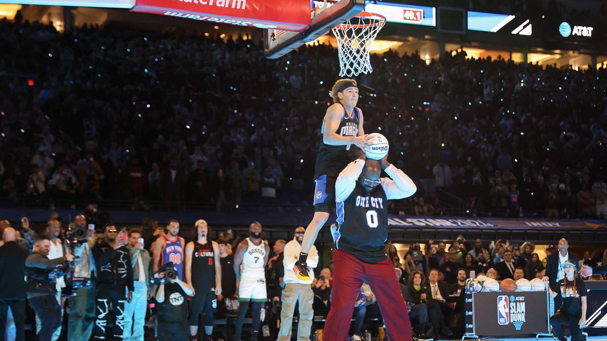 NBA All-Star 2024: Lewati Shaq, McClung Slam Dunk Juara Lagi, Curry Kalahkan Sabrina