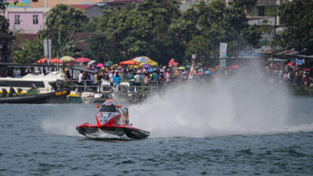 Antusiasme masyarakat yang tinggi, ajang F1Powerboat diyakini mampu mendongkrak kunjungan wisatawan ke Danau Toba