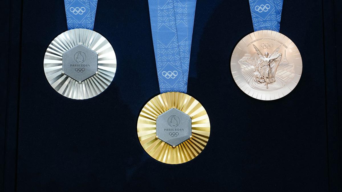 Peraih Medali Olimpiade dan Paralimpiade 2024 Akan Membawa Pulang Menara Eiffel