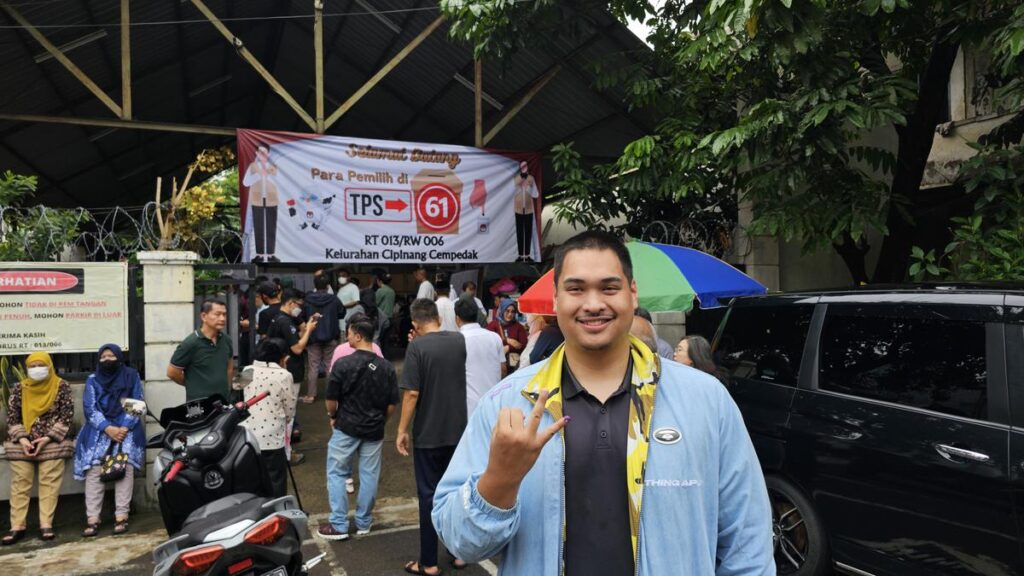 Mencoblos di Cipinang Cempedak, Menpora Dito berharap Indonesia bersatu usai pemilu