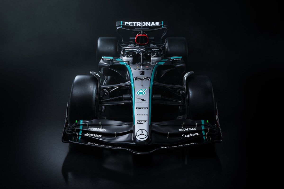 Mercedes luncurkan W15, mobil terakhir bagi Hamilton sebelum 2025
