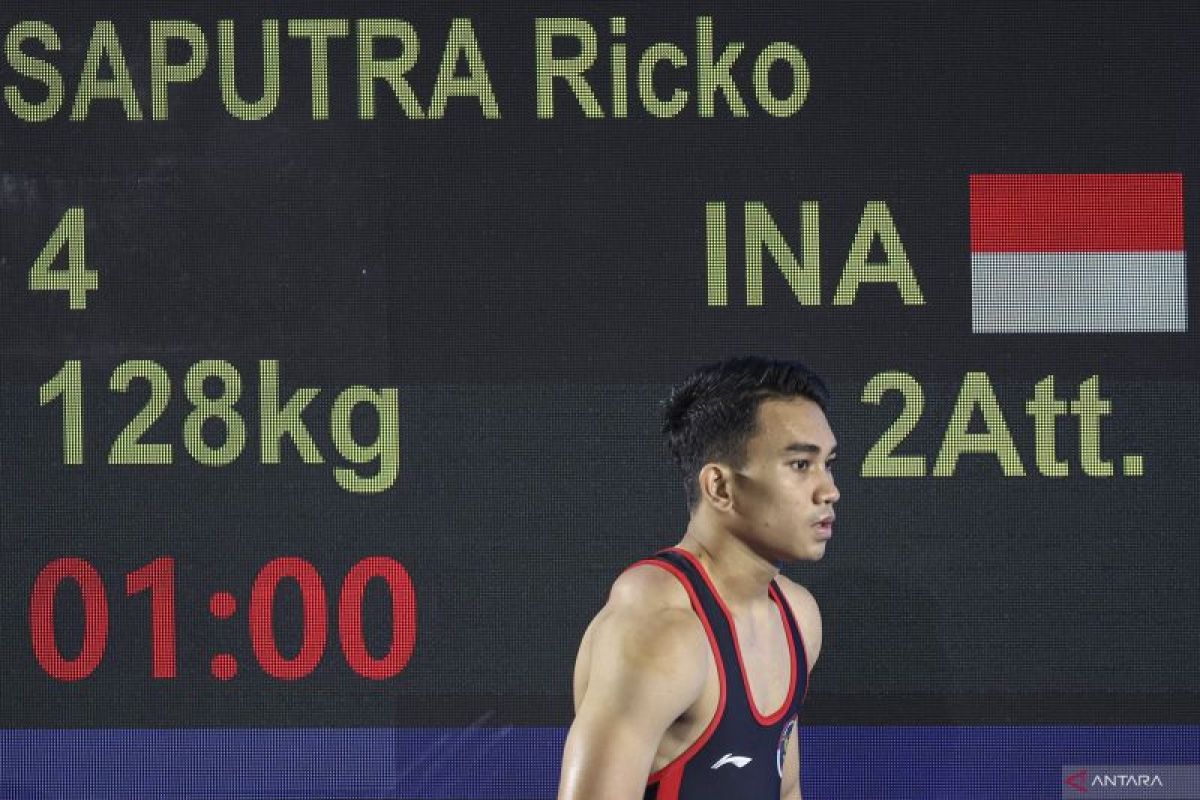 Lifter Ricko Saputra sabet dua perak dan satu perunggu di Uzbekistan