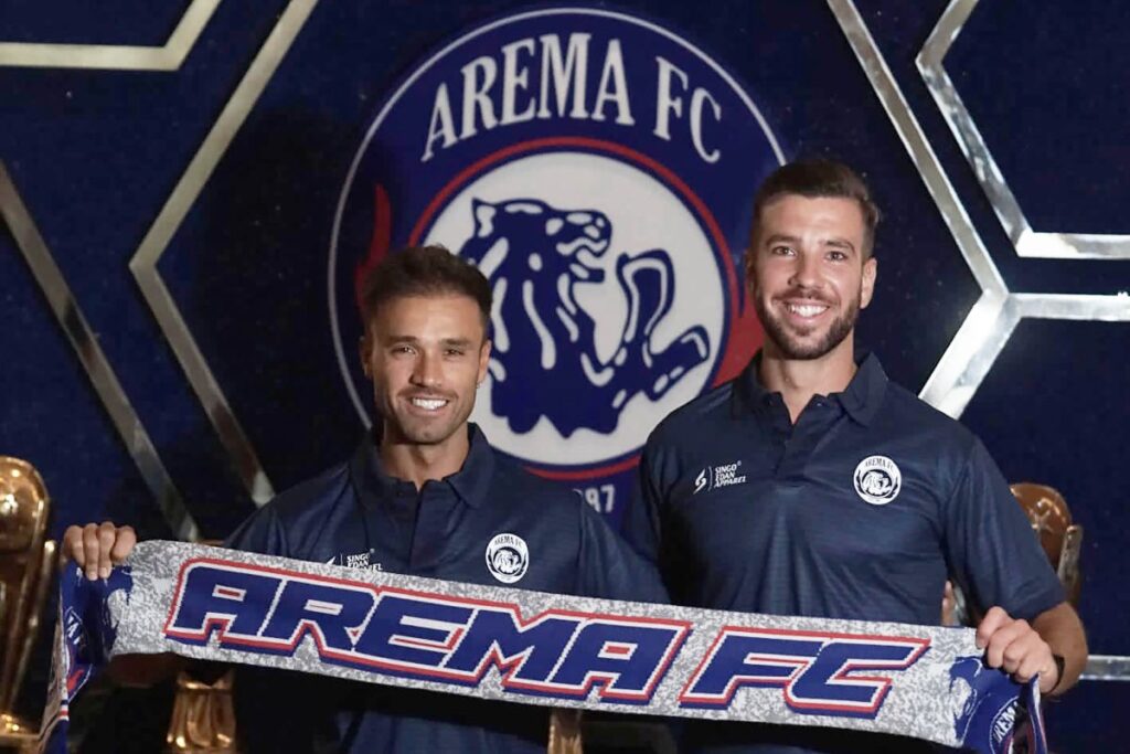 Dua asisten pelatih asal Portugal mundur dari Arema FC