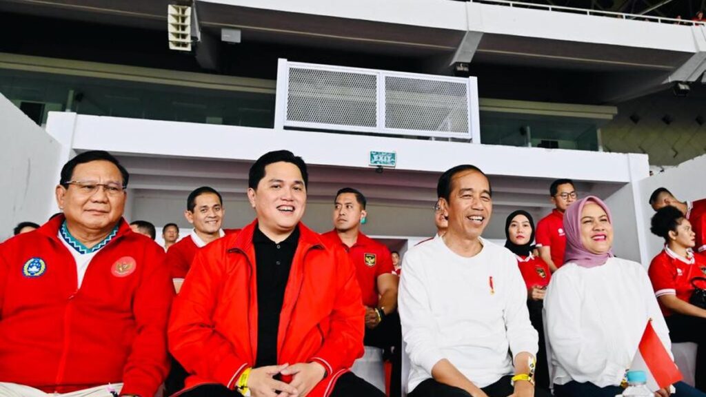 Koreografi suporter hingga Presiden Jokowi meramaikan laga timnas Indonesia vs Vietnam
