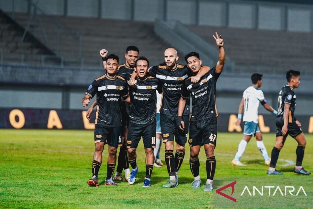 Gol Egy warnai kemenangan 4-1 Dewa United atas Persita Tangerang