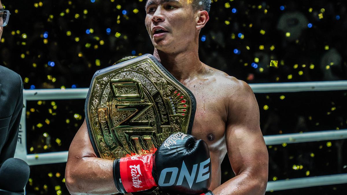 Superbon Raih Sabuk Interim di ONE Friday Fights 58, Kongthoranee Rebut Kontrak Rp 1,5 Miliar